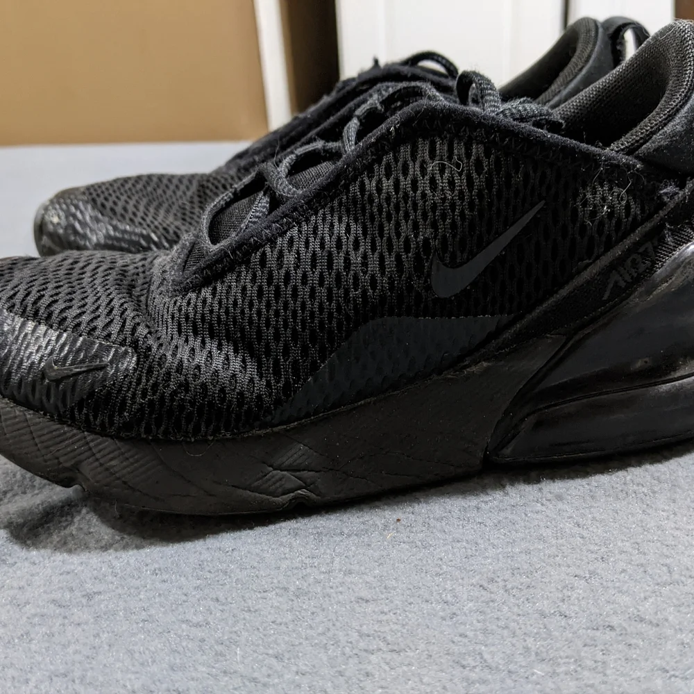 Nike Air Max 270‎ size 2Y fair condition